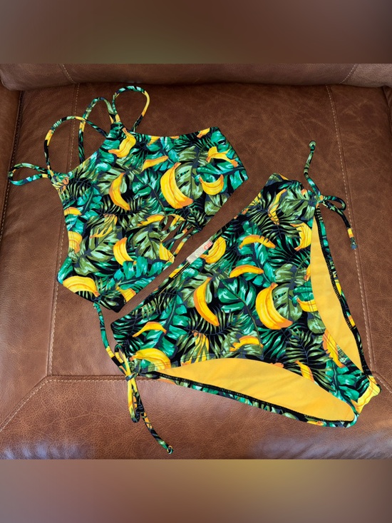 Gianni Bini Other - NWOT Gianni Bini Gone Bananas Yellow Tropical Print Bikini Set Women’s Medium